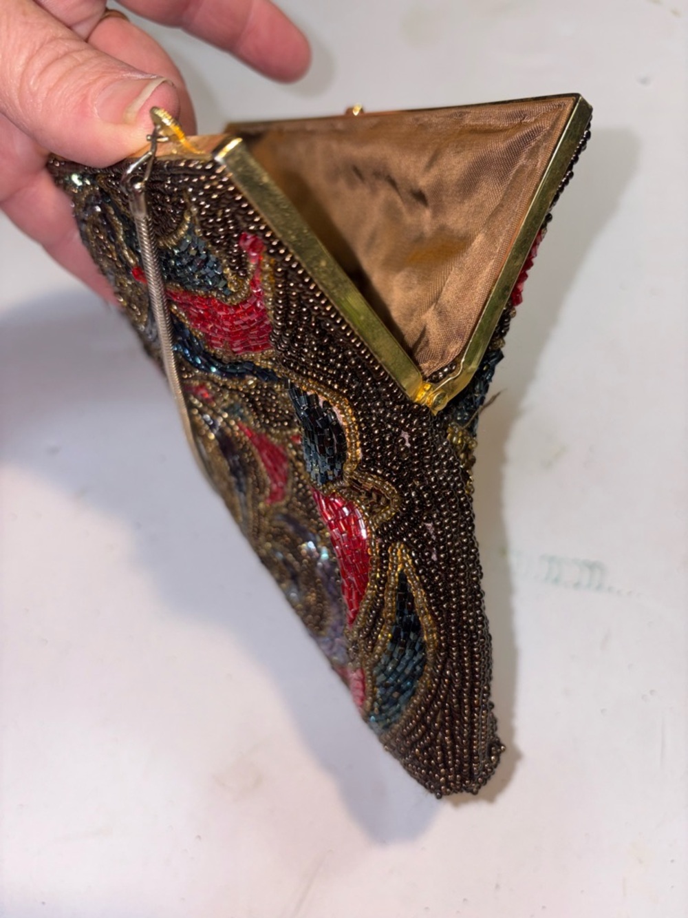 vintage La Regale multi-color beaded handbag,
50’s 60’s metal chain - Picture 8 of 12